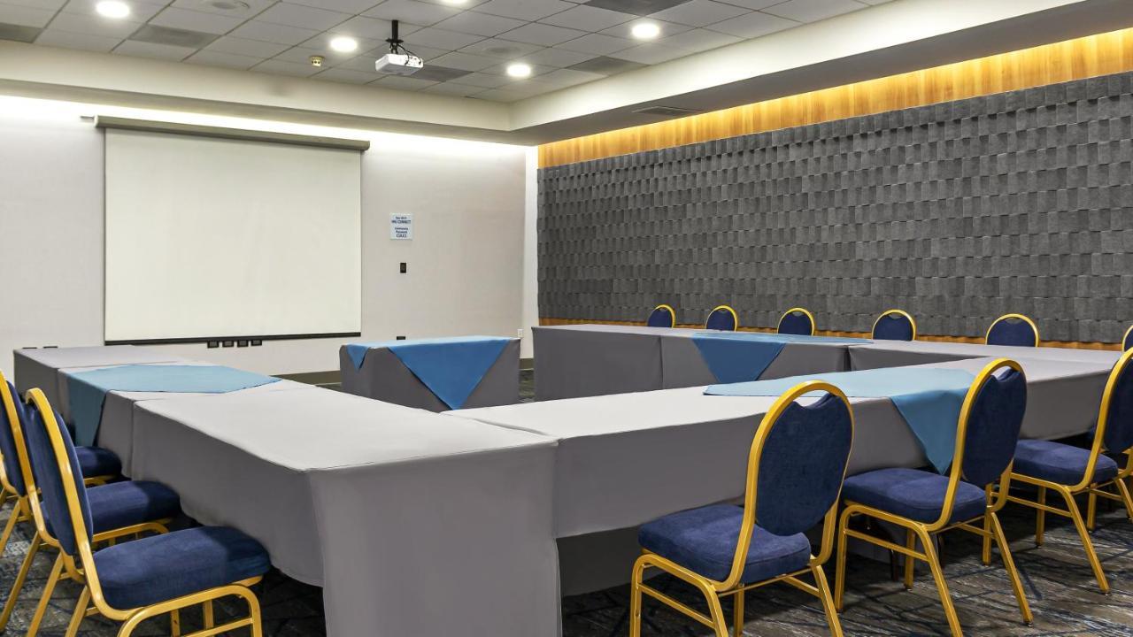 Holiday Inn Express Chihuahua By Ihg מראה חיצוני תמונה