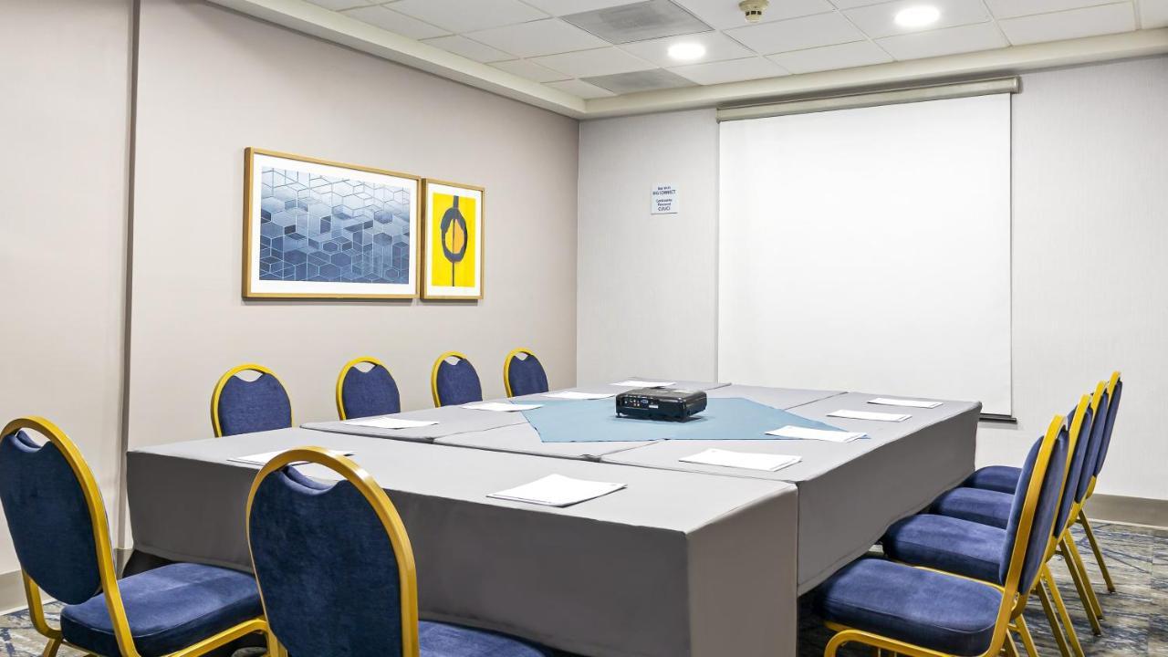 Holiday Inn Express Chihuahua By Ihg מראה חיצוני תמונה